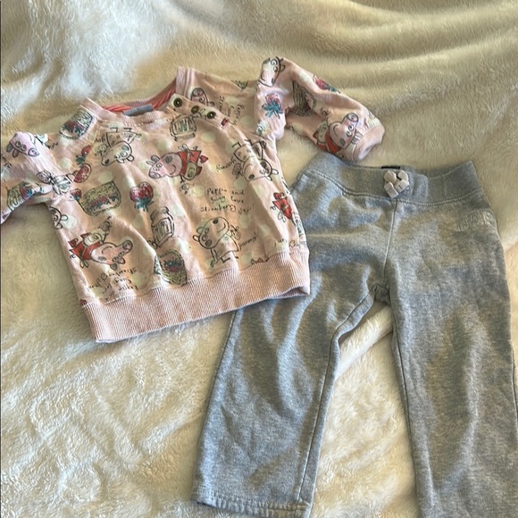 Other - 😍Girls 2t peppa pig sweatshirt and gap sweatpants